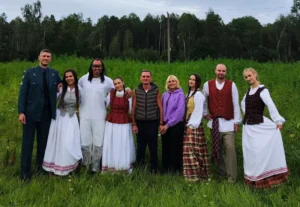 po kanapes klipo filmavimo kanapiu lauke